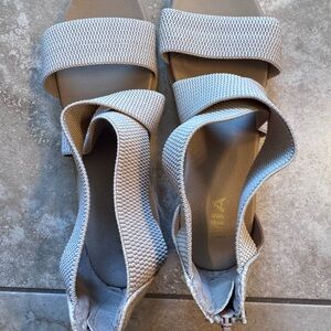 MIA Size 10 Stylish Women's Sandals in Cream